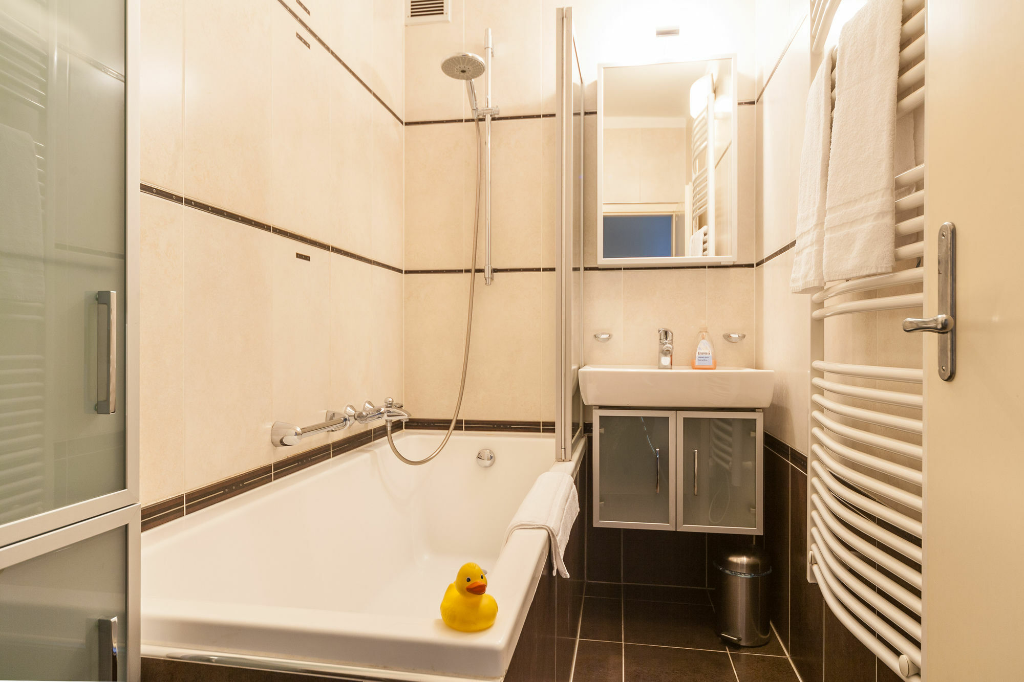 Puzzlehotel - Apartments Zentrum II Wiedeń Zewnętrze zdjęcie