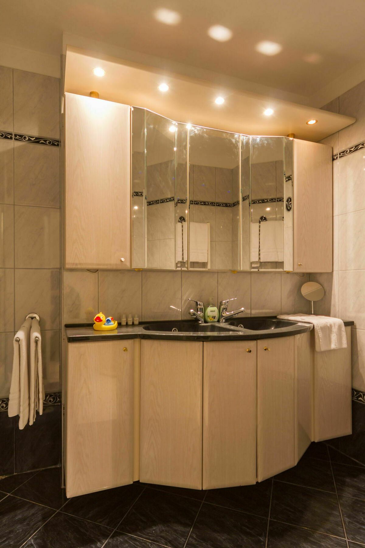 Puzzlehotel - Apartments Zentrum II Wiedeń Zewnętrze zdjęcie